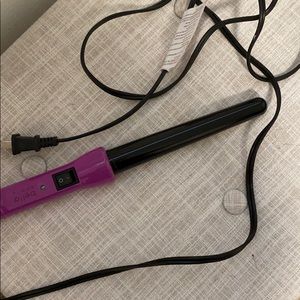 Gently used curling wand!
